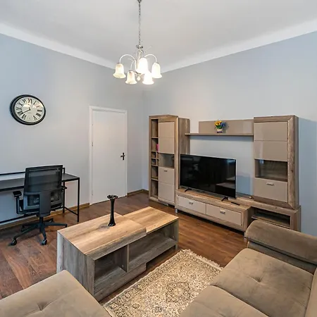 Old Town With Free Parking #2 By Poloaparments Apartment *