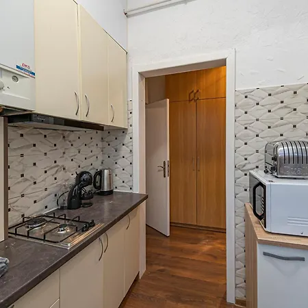 Old Town With Free Parking #2 By Poloaparments Apartment